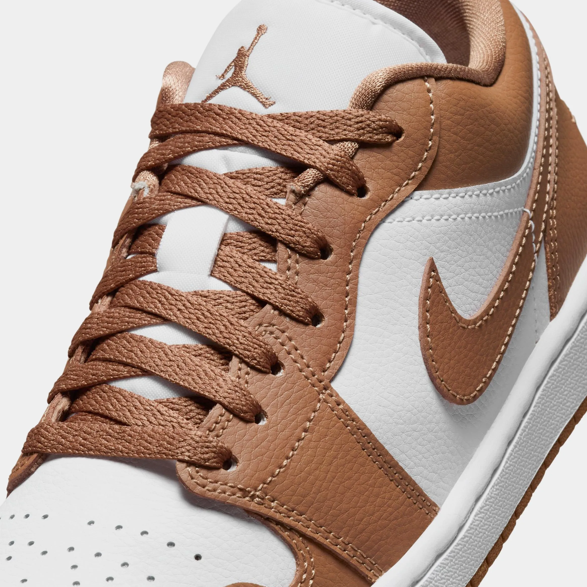 Air Jordan 1 Retro Low Archaeo Brown Womens Lifestyle Shoes (Archaeo Brown/White)