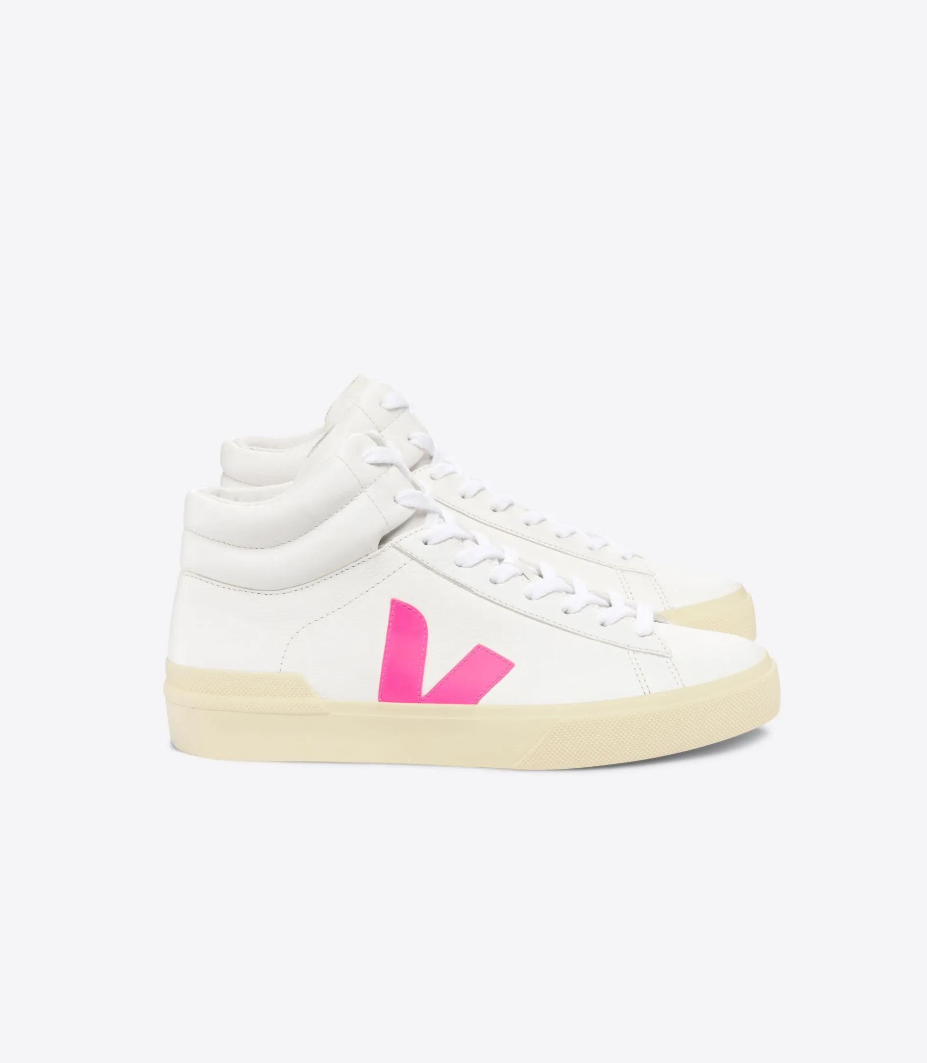 Veja - Minotaur Chromefree Leather in White Sari Butter