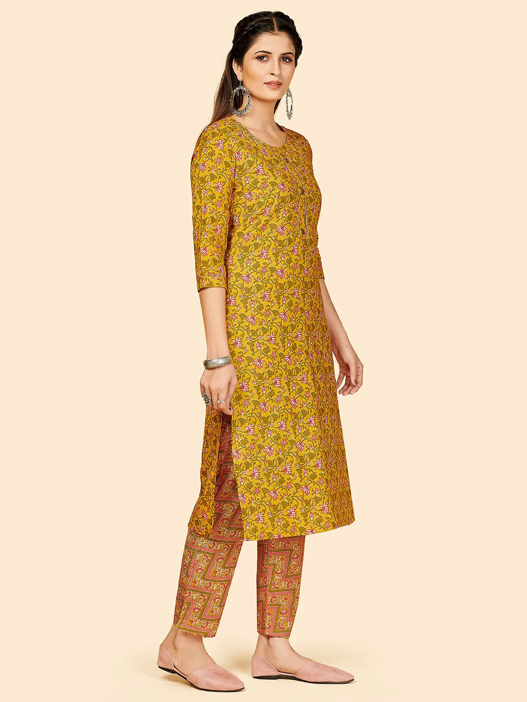 Women'S Floral Print Straight Cotton Yellow Stitched Kurta With Pant