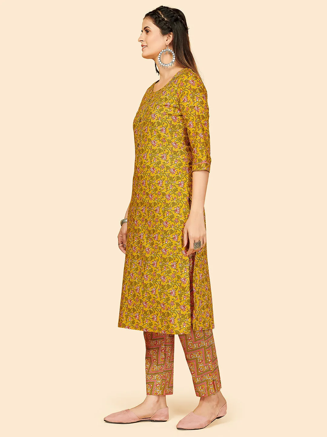 Women'S Floral Print Straight Cotton Yellow Stitched Kurta With Pant