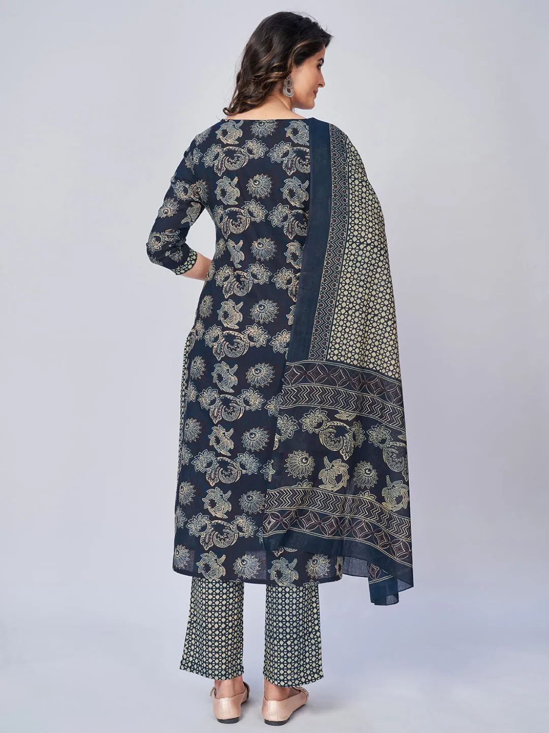 Women'S Printed & Embroidered Straight Cotton Blue Kurta Pant With Dupatta