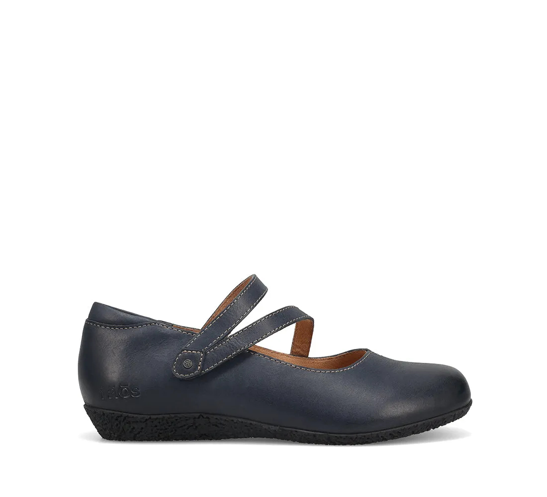 Women's Taos Banter Color: Navy